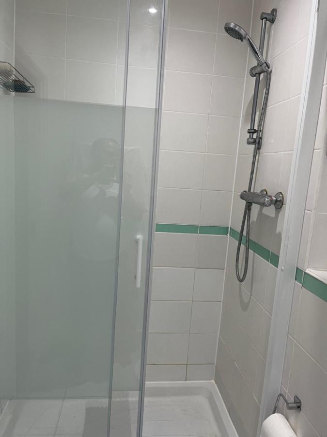Double Bedroom With Ensuite 일포드 외부 사진
